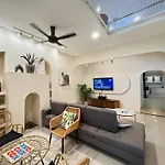 The Mystiic Retreat 3 To 5 Mins To Mid Valley And Ksl